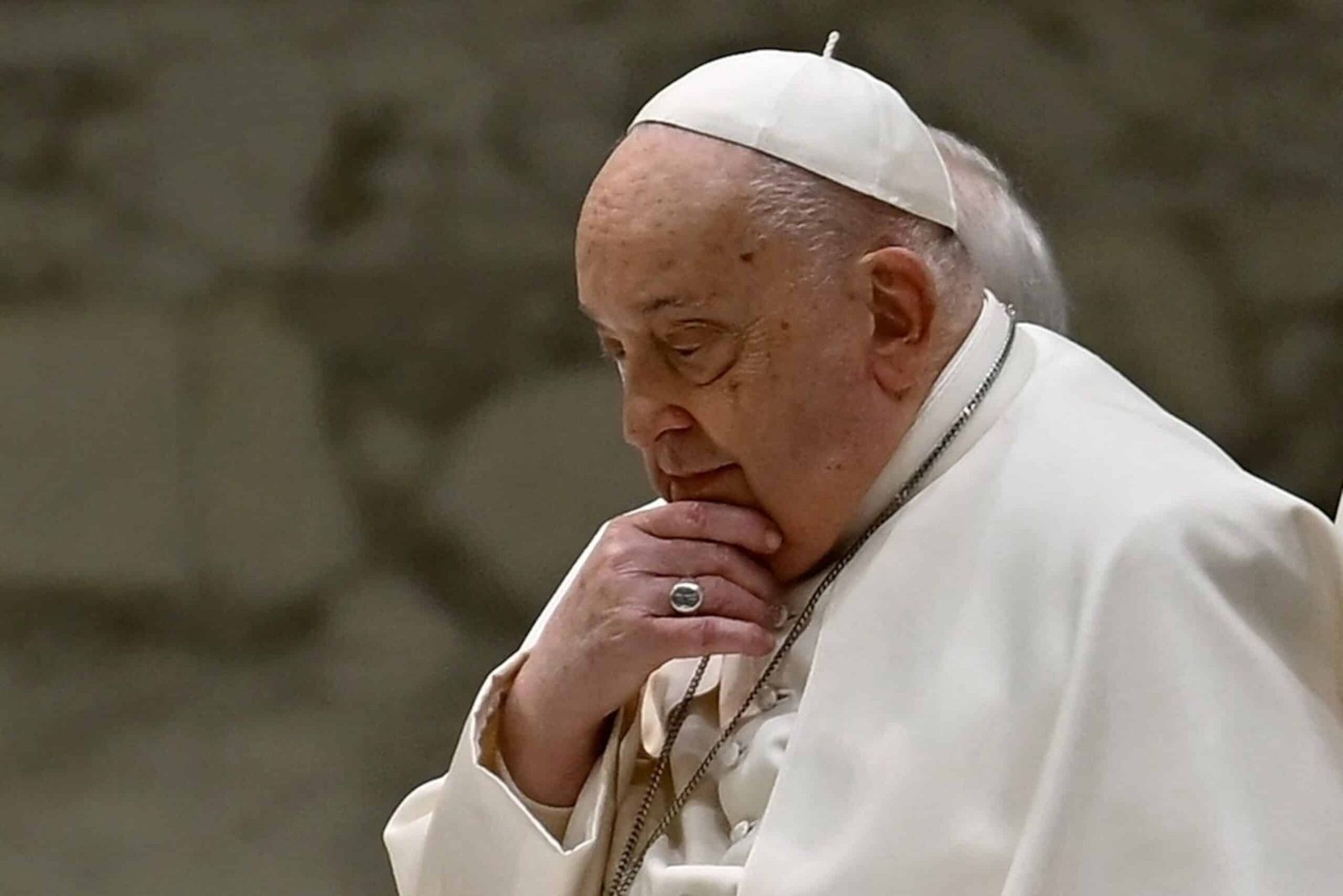 Pope Francis will be discharged from the hospital on Sunday, doctors announce