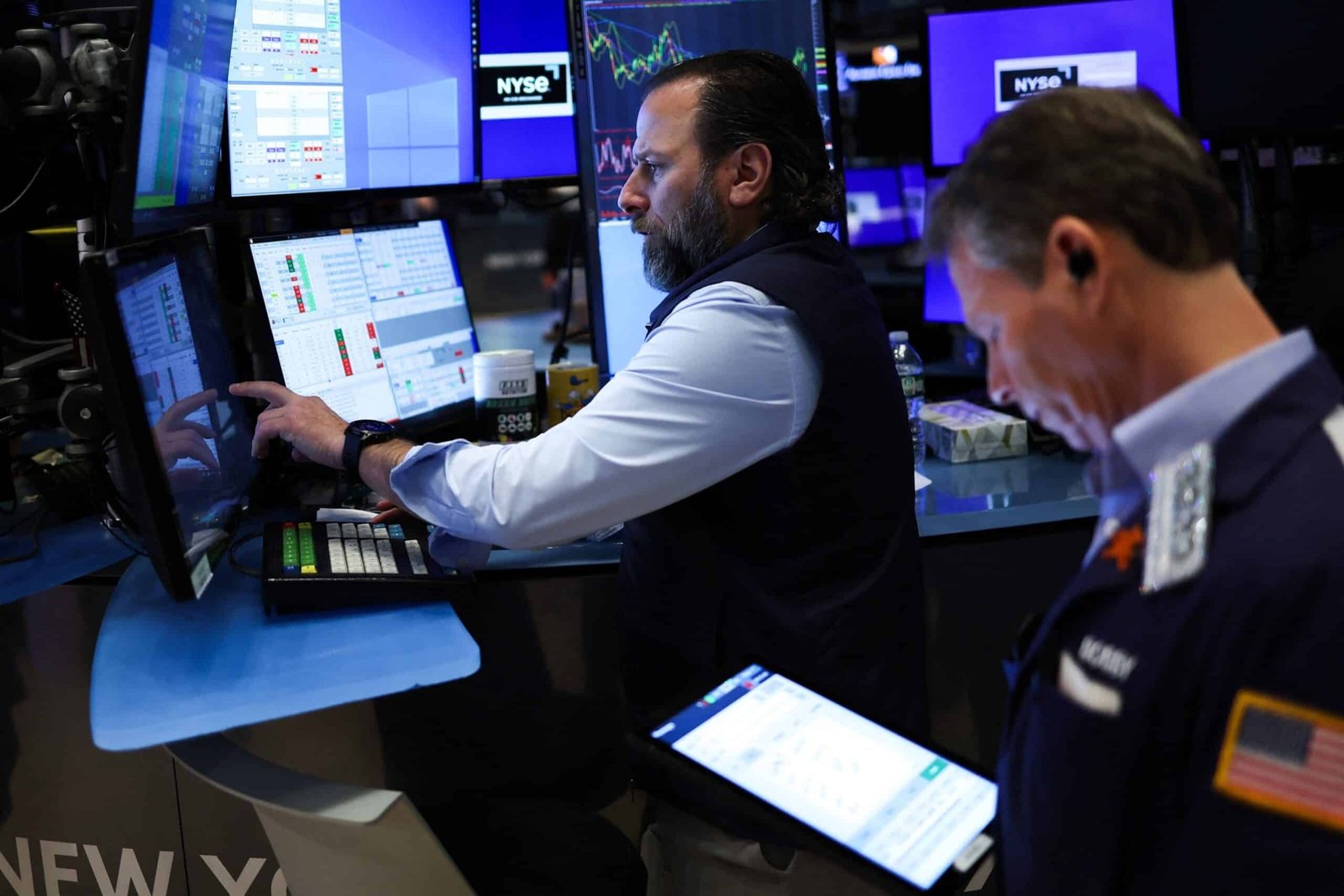 The shares collapse, the market closes after Trump refuses to rule out the recession
