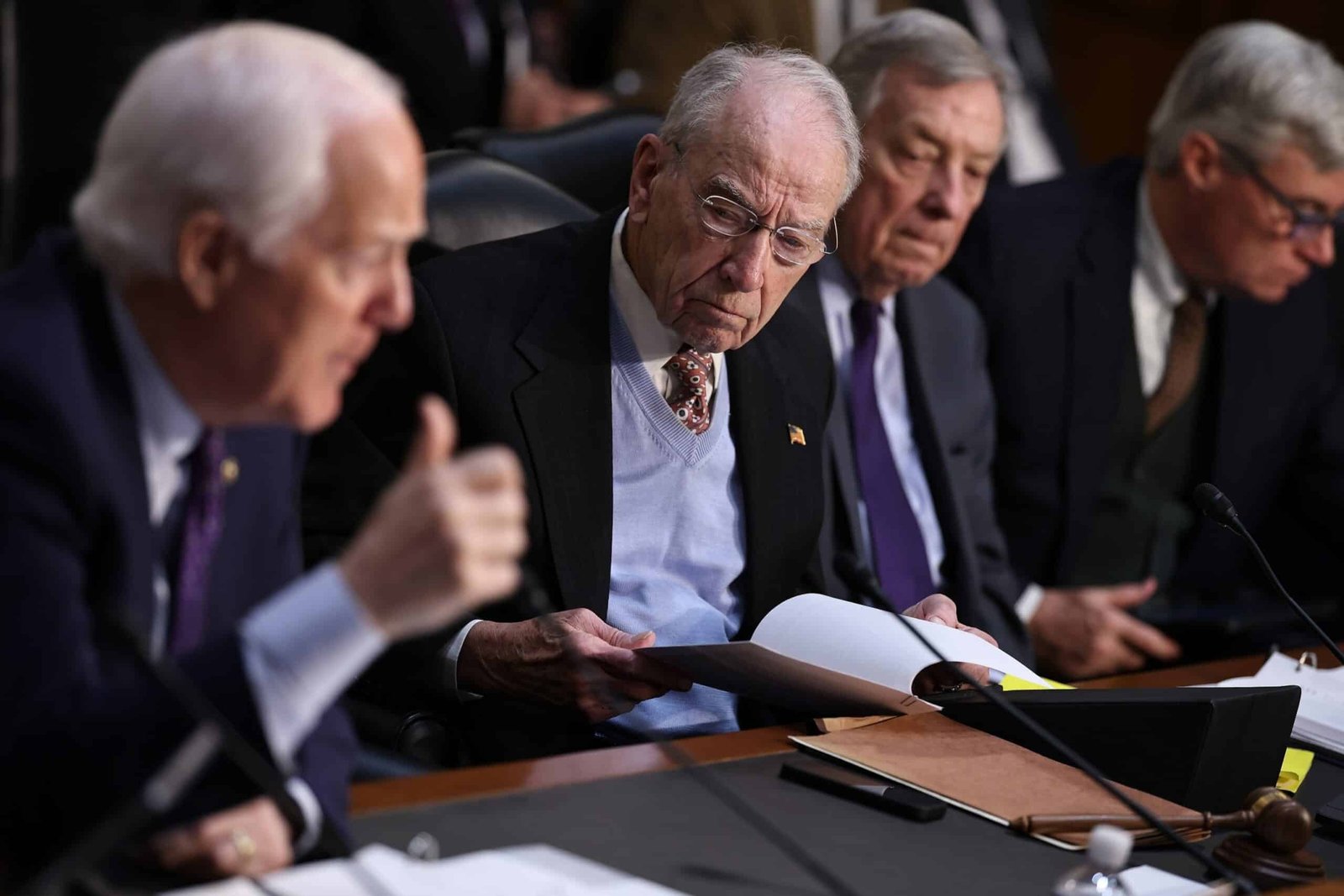Senate Republican Lunch explodes in cheers after Trump announces a pause about some tariffs