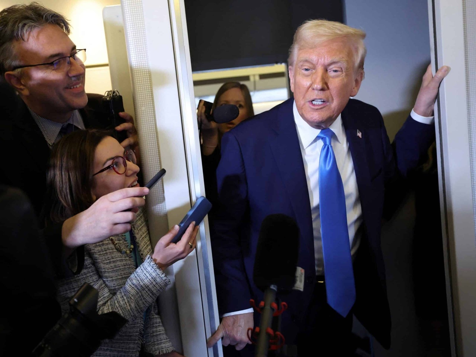 Trump urges Republican senators to keep Canadian tariffs in their place